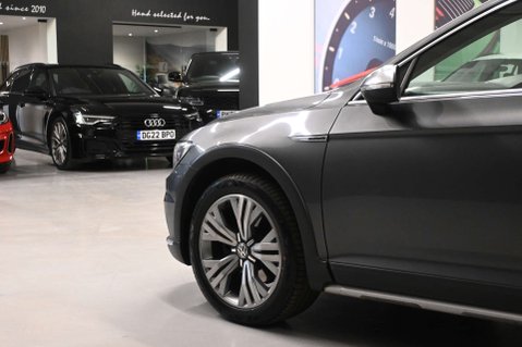 Volkswagen Passat 2.0 Passat Alltrack TDI BlueMotion Technology 4Motion Semi-Auto 4WD 5dr 9