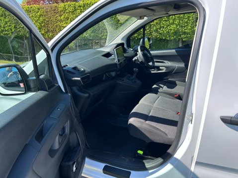 Peugeot Partner 1.5 BlueHDi 1000 Professional Premium + Standard Panel Van SWB Euro 6 (s/s) 14