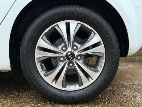 Kia Venga 1.6 Venga 3 ISG 5dr 26