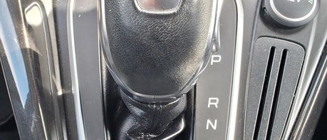 Ford Focus TITANIUM…1 FORMER KEEPER,11 SERVICES,SAT NAV,CLIMATE CONTROL 1