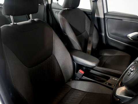 Toyota Yaris 1.5 VVT-h Icon Hatchback 5dr Petrol Hybrid E-CVT Euro 6 (s/s) (116 ps) DAB 11