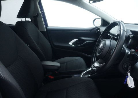 Toyota Yaris 1.5 Yaris Design HEV CVT 5dr 41