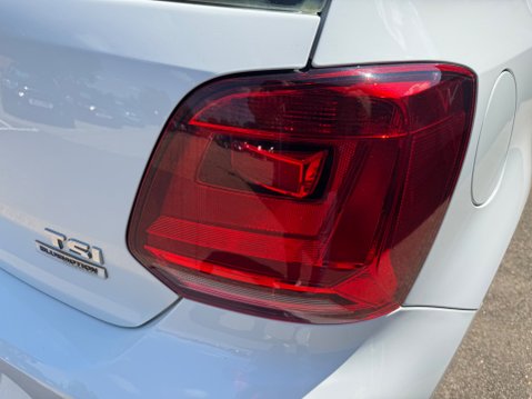 Volkswagen Polo SE TSI 17