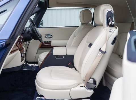 Rolls-Royce Phantom Drophead Coupe 17