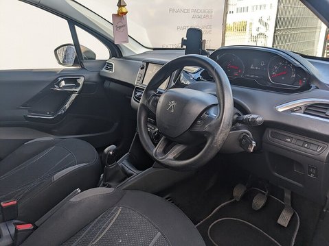 Peugeot 208 HDI ACTIVE 13