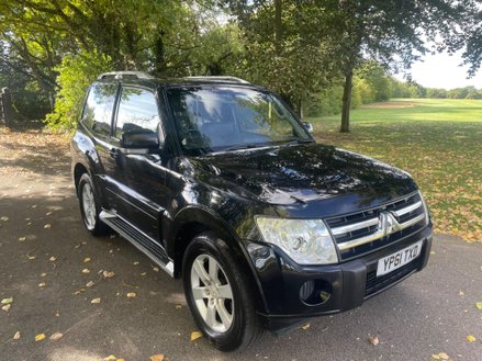 Mitsubishi Shogun 3.2 DI-DC Equippe Auto 4WD Euro 5 3dr SWB