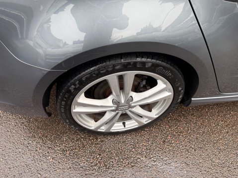 Audi A3 2.0 TDI S line Sportback Euro 6 (s/s) 5dr (Nav) 28