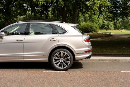 Bentley Bentayga V8 12