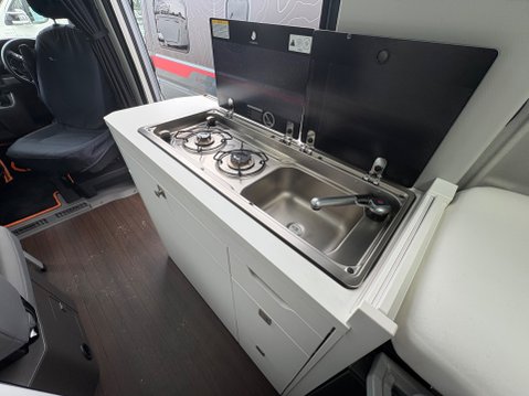 Volkswagen Grand California 27