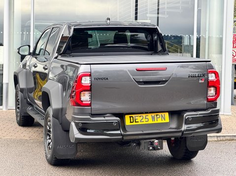 Toyota Hilux GR SPORT 4WD D-4D DCB 5