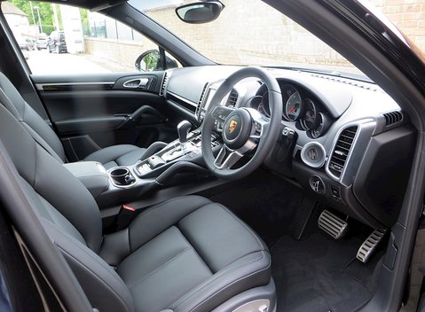 Porsche Cayenne S Diesel 12