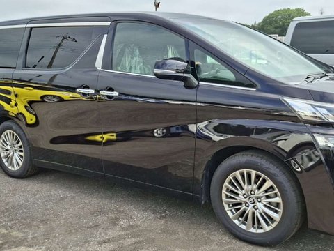 Toyota Vellfire EXECUTIVE LOUNGE 3.5 V6 GRADE 4 FRESH IMPORT 3