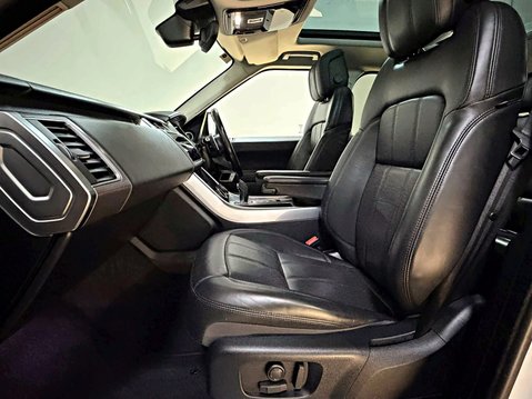 Land Rover Range Rover Sport HSE SDV6 AUTOMATIC 28