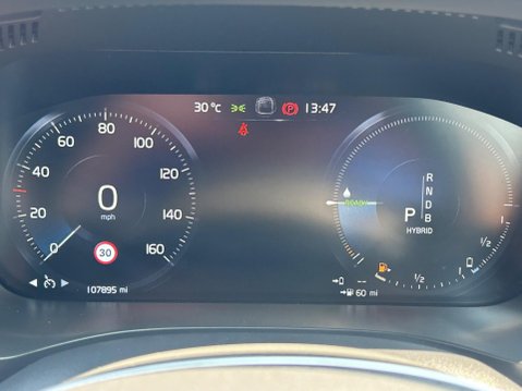 Volvo XC60 2.0h T8 Twin Engine 11.6kWh R-Design Auto AWD Euro 6 (s/s) 5dr 33