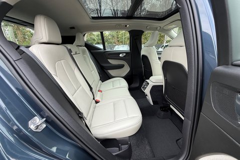 Volvo XC40 B4 INSCRIPTION MHEV 31