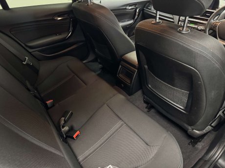 BMW 1 Series 2.0 118d Sport 5dr 31