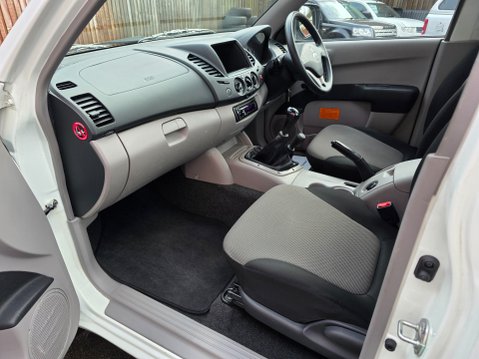 Mitsubishi L200 DI-D 4X4 4WORK S/C 11