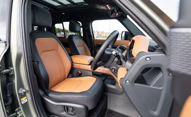 Land Rover Defender 110 X P400 12
