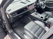 Porsche Macan 3.0 Macan S Semi-Auto 4WD 5dr 39
