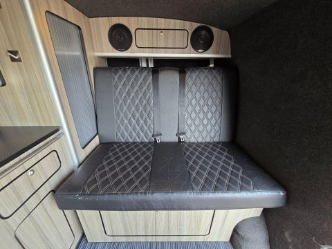 Volkswagen Campervan 24
