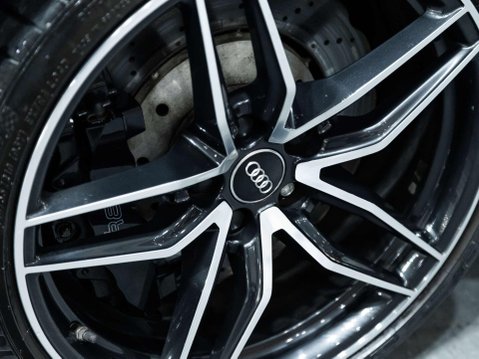 Audi R8 5.2 FSI V10 Coupe 2dr Petrol S Tronic quattro Euro 6 (s/s) (540 ps) 81