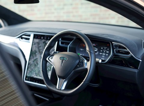 Tesla Model X X P100 13