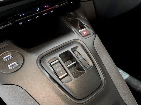 Peugeot e-Rifter 52kWh GT Standard MPV 5dr Electric Auto (7.4kW Charger) (136 ps) 16