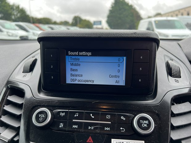 Ford Transit Connect SWB L1H1 Low Roof Limited 200 Alloys H/Seats Ply Sensors EURO 6 NO VAT 35
