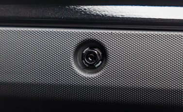 Land Rover Defender 90 D350 X-DYNAMIC HSE HARD TOP URBAN 26