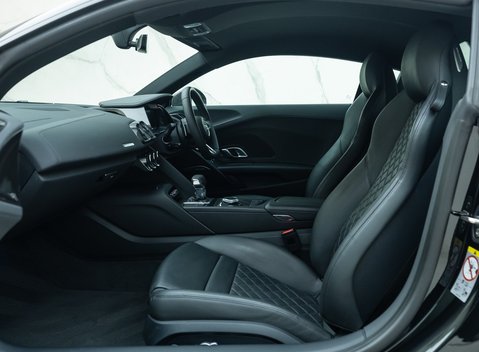 Audi R8 V10 PERFORMANCE CARBON BLACK 15