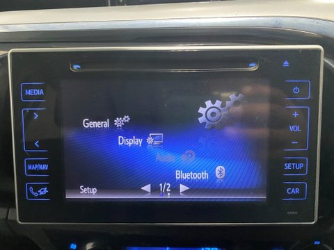 Toyota Hilux INVINCIBLE 4WD D-4D DCB 13