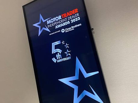 Frosts win Customer Care Award at the MotorTrader Independent Awards 2023 4