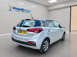 Hyundai i20 1.2 SE Launch Edition Euro 6 (s/s) 5dr 9