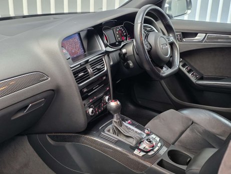 Audi RS4 4.2 FSI V8 Estate 5dr Petrol S Tronic quattro Euro 5 (450 ps) 4