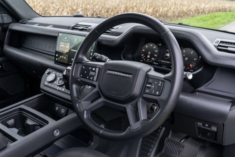 Land Rover Defender D300 X-Dynamic HSE URBAN 14