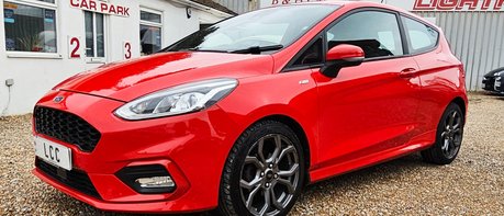 Ford Fiesta ST-LINE LOOK! 1 OWNER! 6 SERVICES.. APPLE CARPLAY.. STUNNING EXAMPLE 1