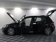 Volkswagen Golf SE NAVIGATION TDI 6