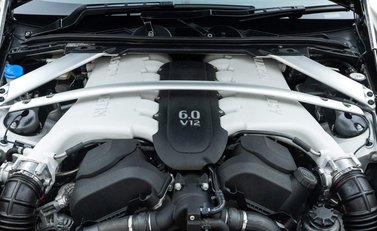 Aston Martin V12 Vantage S Roadster 31
