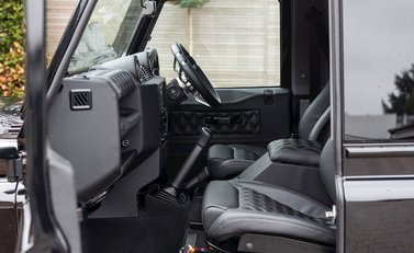 Land Rover Defender 90 Urban Truck 14