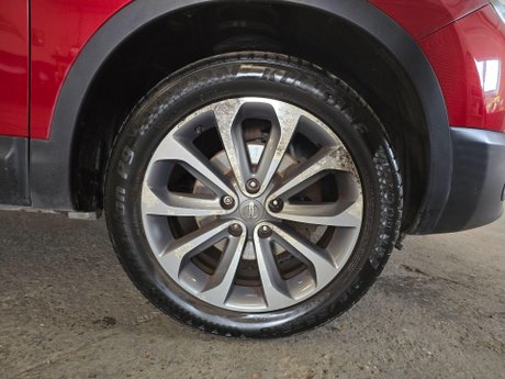 Nissan Qashqai 2.0 dCi Tekna Auto 4WD Euro 5 5dr (AVM) 26