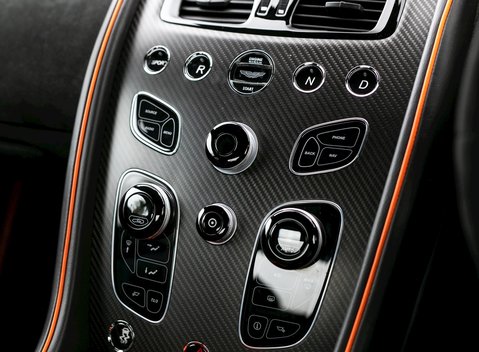 Aston Martin V12 Vantage AMR 17