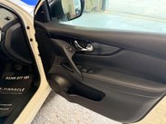 Nissan Qashqai 1.6 dCi Tekna SUV 5dr Diesel XTRON 2WD Euro 5 (s/s) (130 ps) 29