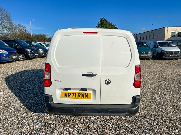 Vauxhall Combo SWB L1H1 Low Roof 2000 Dynamic Air Con EURO 6 NO VAT 7