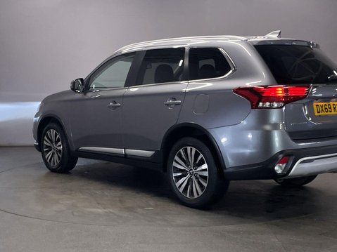 Mitsubishi Outlander 2.0 MIVEC Exceed SUV 5dr Petrol CVT 4WD Euro 6 (s/s) (150 ps) Parking Senso 6