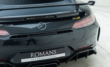 Mercedes-Benz AMG GT R 22