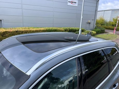 Volvo XC60 2.0 D4 R-Design Pro Auto AWD Euro 6 (s/s) 5dr 8