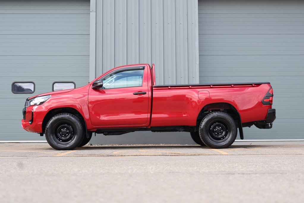 Toyota Hilux 2023 ACTIVE 4WD D-4D S/C only 3000 miles styled by seeker leather seats  6