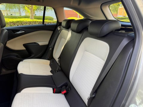 Vauxhall Astra 1.6 CDTi Elite Nav Sports Tourer Auto Euro 6 5dr 23