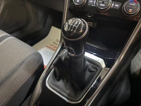 Volkswagen T-Roc 1.5 TSI EVO SE Euro 6 (s/s) 5dr 31