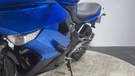 Kawasaki Er ER6 2010 ONLY 16K MOT SERVICED COMMUTER A2 BIKE 650CC TWIN 7